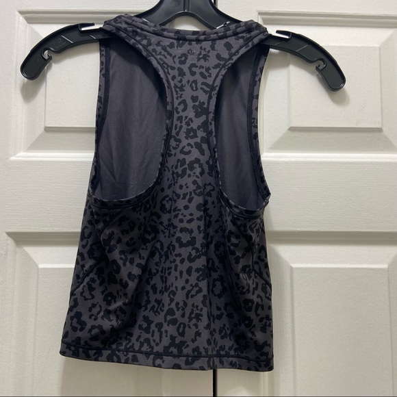 Athleta Leopard Shanti crop tank - Picture 6 of 9